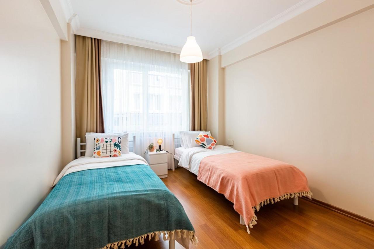 Colorful Apartment Near Popular Attractions In Sisli Istanbul Exterior photo